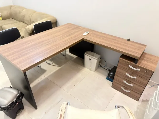 Conjunto de mesa para escritório