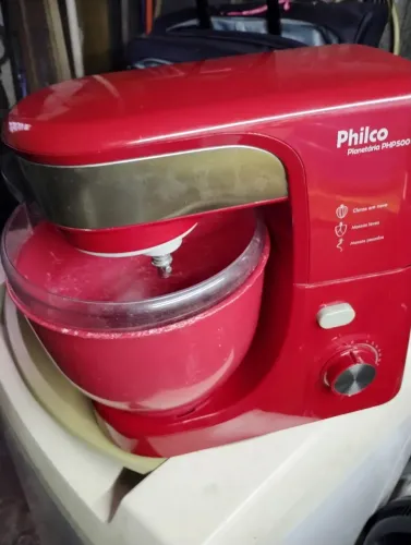 Batedeira Philco vermelha 220