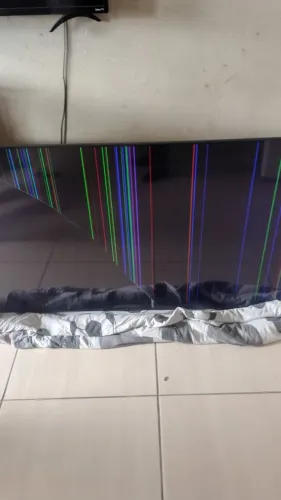 Tv Samsung 65 polegadas, pra retirada de peças