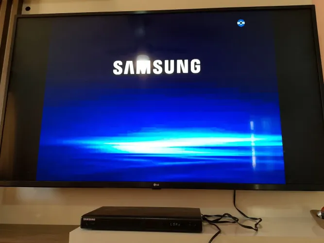 DVD Player Samsung DVD-P185 XAZ - 100% funcionando<br><br><br><br>