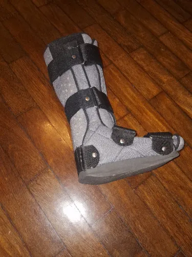Bota ortopédica tamanho P 34 a 38 otimo estado marca Salvape. Conforto ______________