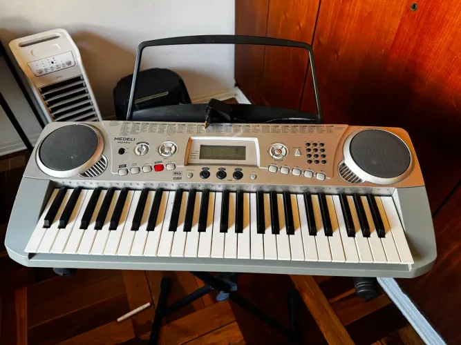 Teclado musical medeli mc49A