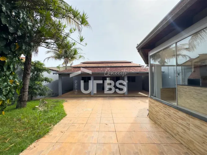 Casa Térrea em condomínio fechado