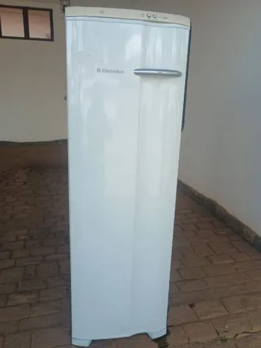 Freezer Vertical Electrolux conservado