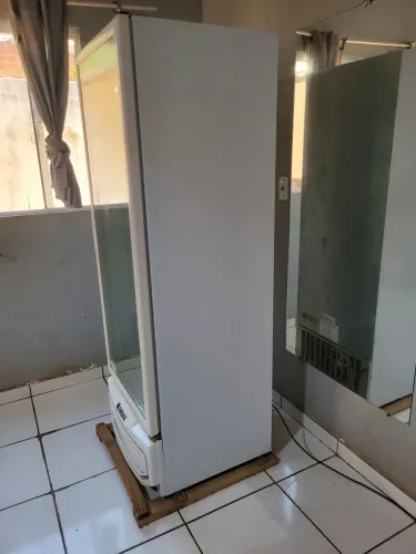 Vende-se Freezer marca Gelopar