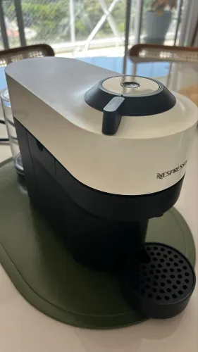 Cafeteira Nespresso Vertuo Pop - Semi nova / Pouquíssimo uso