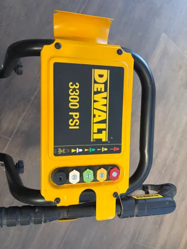 Lava Jato DeWalt 3300 PSI Gasolina