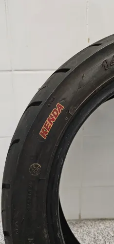 Par de pneus Kenda 120/70/15 e 140/70/14 