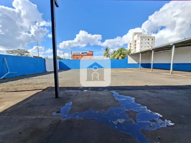 Galpão para locação no bairro Brasil