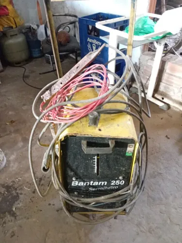 máquina de solda 250 bantam