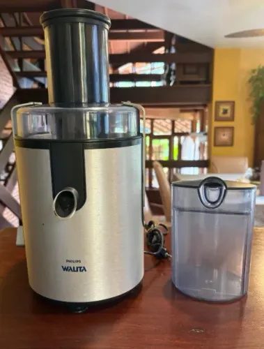 Centrífuga Juicer Walita Premium POLISHOP (sucos de laranja, limão)
