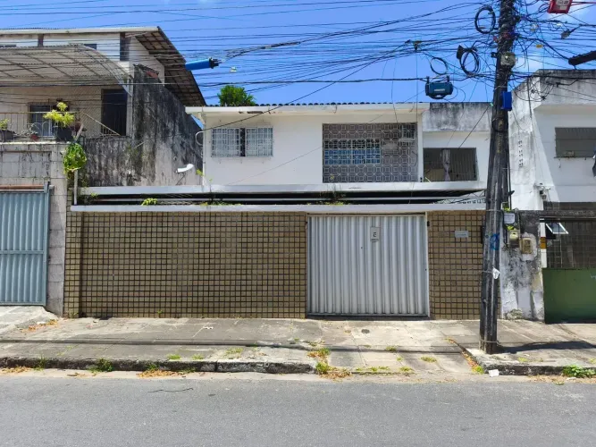 ALUGO ÓTIMA CASA COM 3 QUARTOS NO BAIRRO DA TAMARINEIRA / RECIFE