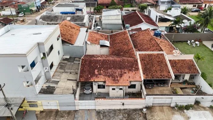 OPORTUNIDADE- 02 imóveis residenciais 01 imóvel comercial - vende ou troca por veículos.