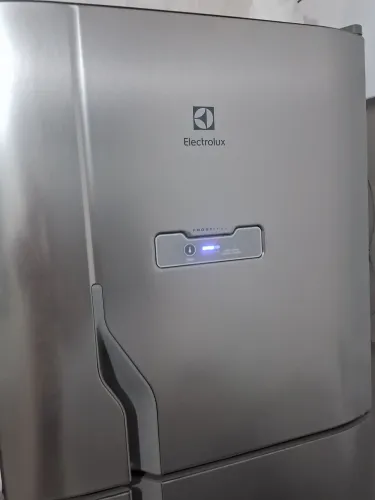 Geladeira eletrolux 371 lt