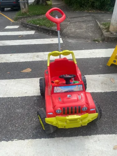 Carrinho legal conservado