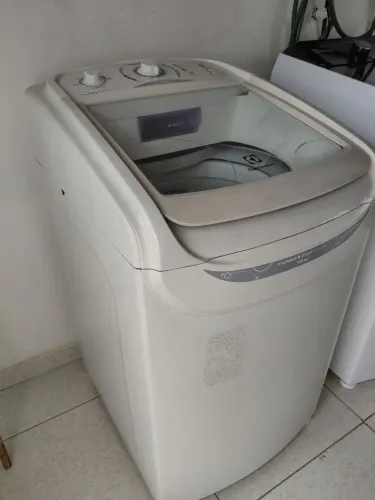 Máquina de lavar eletrolux 10Kg usada (precisa de reparo nos rolamentos)