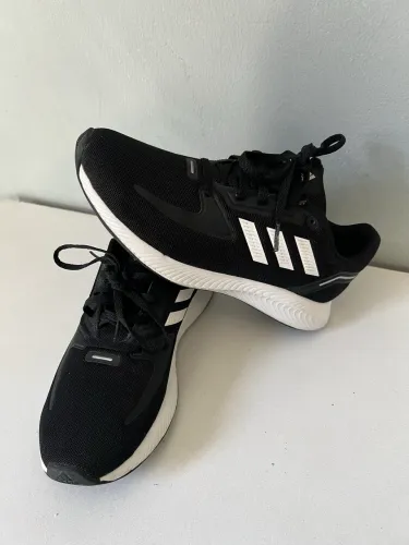 Tênis Adidas n° 34 - preto 