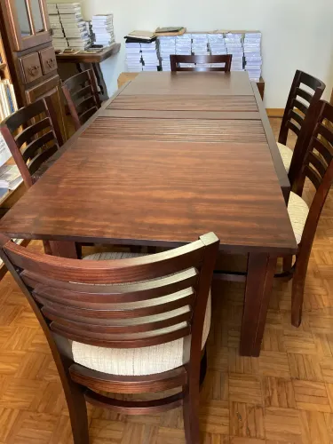 Perfeita Mesa de Jantar extensível com 6 cadeiras para pequenos espaços