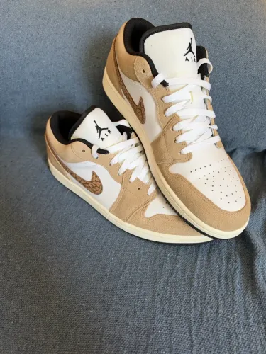 Air Jordan low og elephant brown
