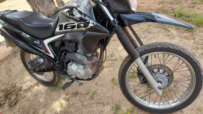 Vendo Bros 160 só pega e andar.