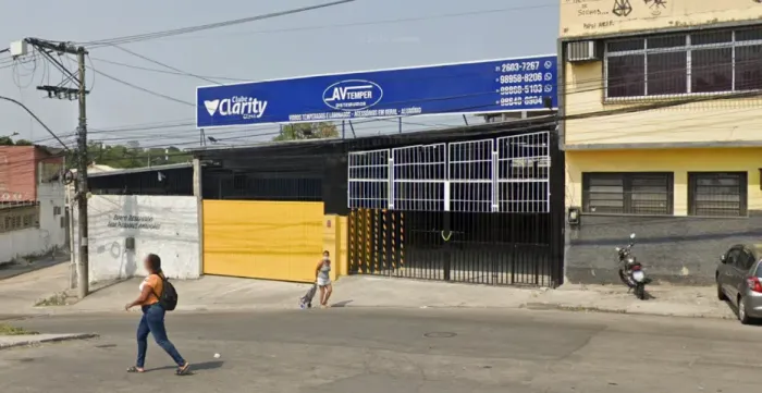Galpão comercial com 220 M² em frente a RJ-104