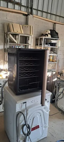 ADEGA ELECTROLUX 24 UNIDADES