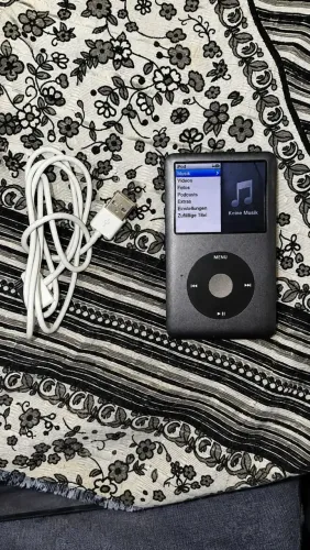 Apple iPod Classic 160GB Original + Cabo USB - Funcionando