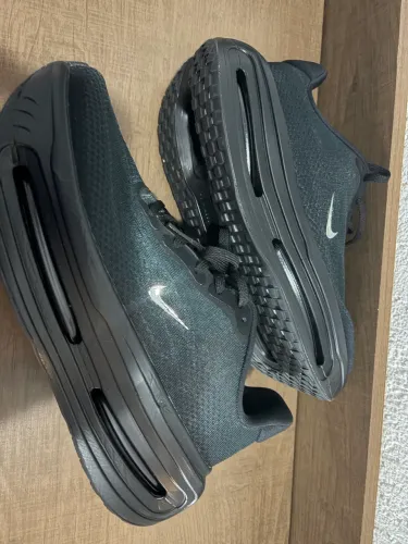 Tênis Nike Vomero Premium