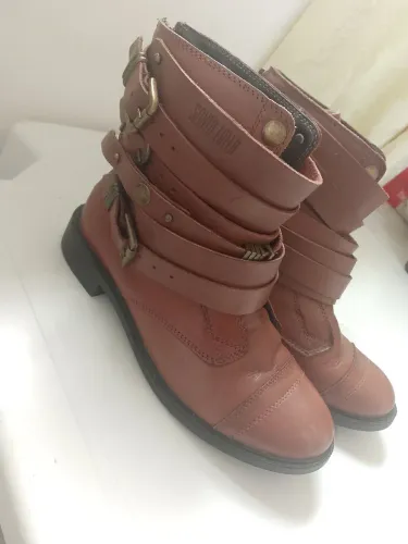Bota de couro NOVA 