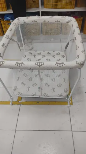 ? Kit bebê cadeirinha de alimentação e cercadinho os dois R$ 350,00!