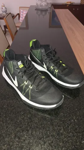 Tenis NIKE Air Versatile tam44