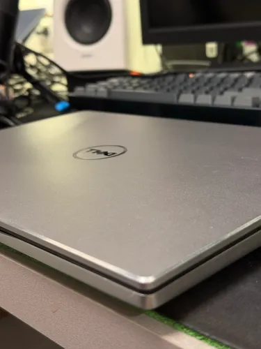 Dell Inspiron 7460 - i5 / SSD + HD / 8GB RAM
