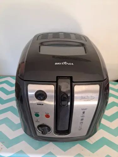 Vendo Fritadeira Elétrica 3 litros