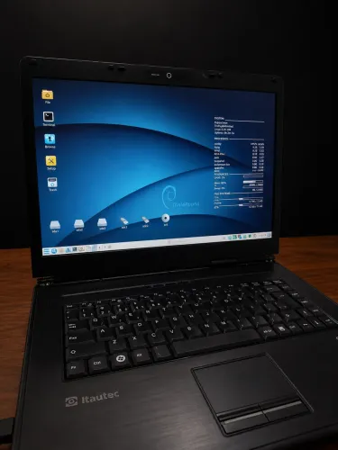  Notebook Itautec Infoway Note W7650 - Ideal para estudos e tarefas do dia a dia 