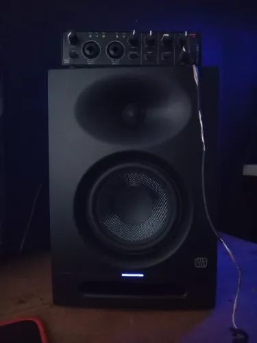 Par Monitor/Caixas de Estúdio PRESONUS ERIS studio 5 