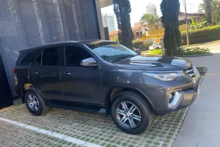 Toyota Hilux SW4 SR 4X2 2.7/ 2.7 Flex 16V Aut. 2019