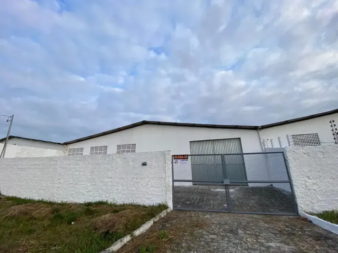 Imóvel para aluguel possui 500 metros quadrados com 1 quarto