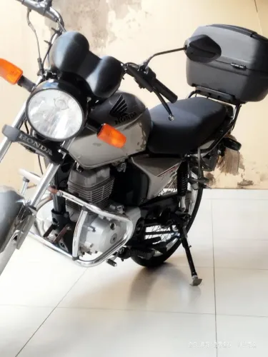 Vende-se Titan GG 150 KS