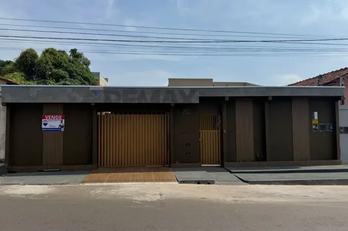 CASA À VENDA COM KITNET INDEPENDENTE NO SETOR COIMBRA ARAGUAÍNA/TO