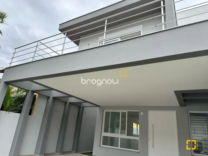 Casa à venda 3 Suítes + Lavabo no Córrego Grande, próximo UFSC- Florianópolis-SC