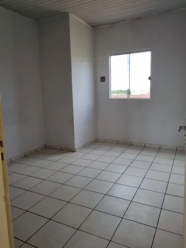 Aluga-se apartamento