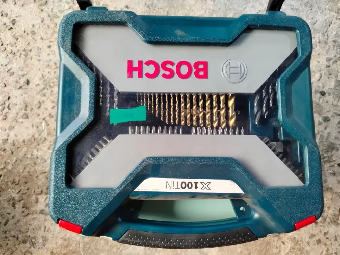 Conjunto de Ferramentas e Brocas Bosch X 100 TIN