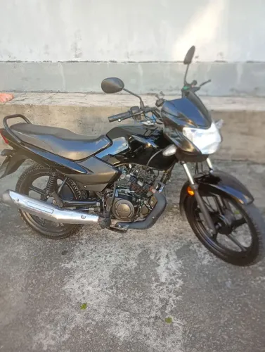 Moto em bom estado de conservação único Dono 