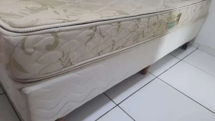 Cama de Casal Box Completa - Base + Colchão + 2 Travesseiros