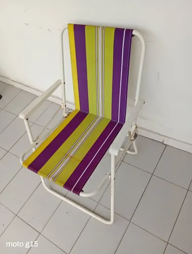 Vendo cadeira de Praia por 45 de plástico 20 tenho 3 unidades de tubo 25