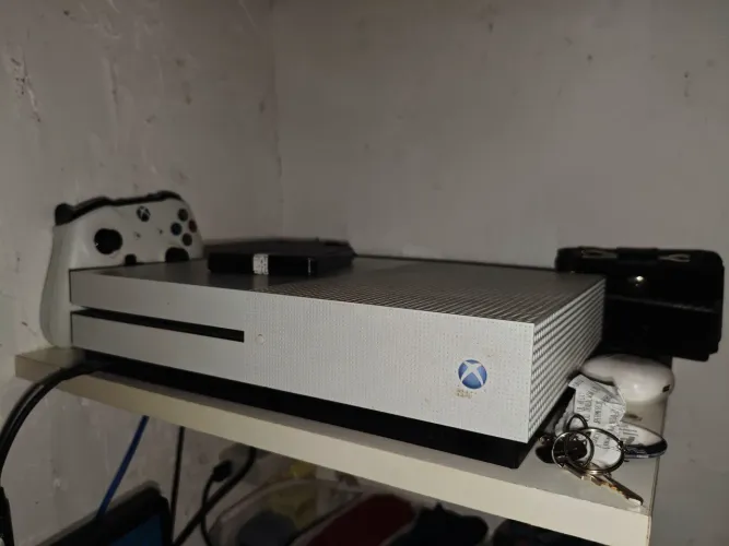 Xbox One S 1T de memória dois controles