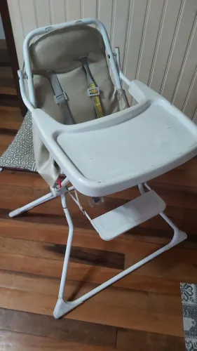 Cadeira de alimentação infantil
