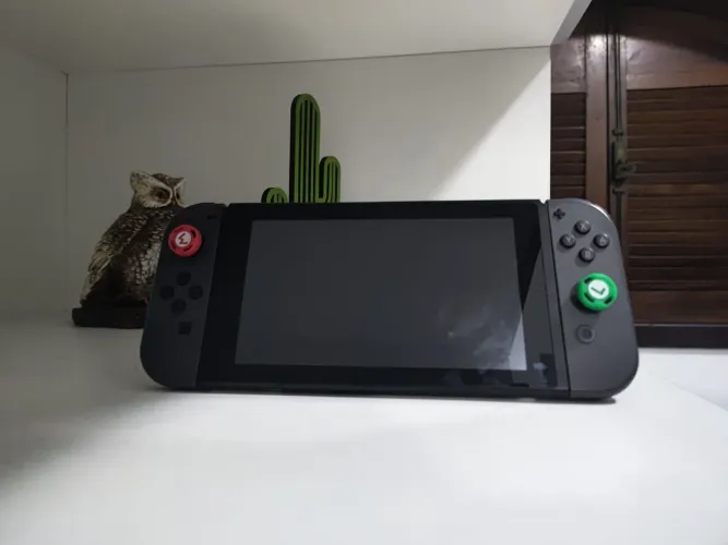 Nintendo Switch V2 Cinza - Semi-novo - Desbloqueado