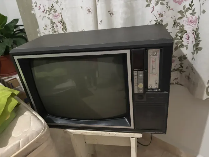 Televisão antiga