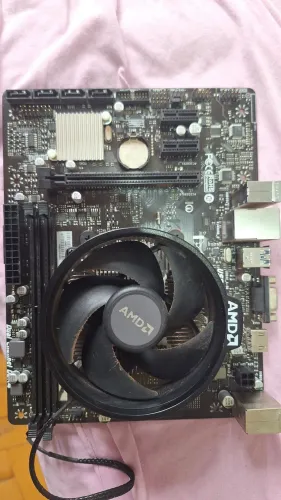 Kit Upgrade AMD AM4: Ryzen 3 3200G + Placa-Mãe Biostar A320MH